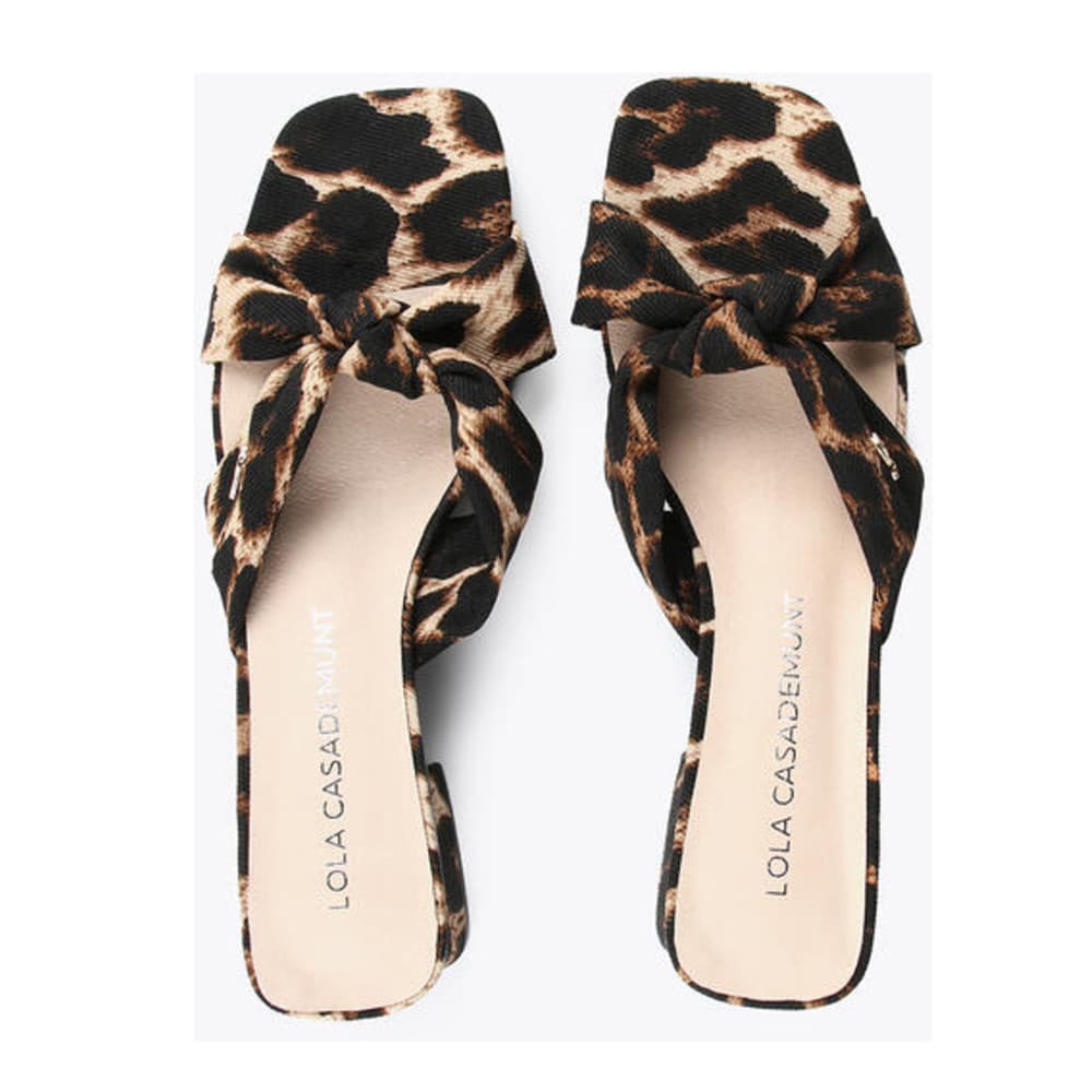 Sandaal met metalen knoop Bruin Sandaal met metalen knoop Bruin