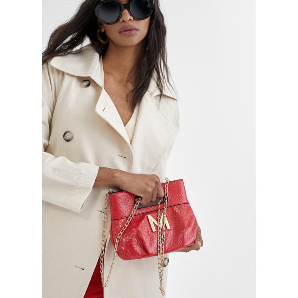 Handtas met tranjes en glanzende details Rood KL Handtas met tranjes en glanzende details Rood KL