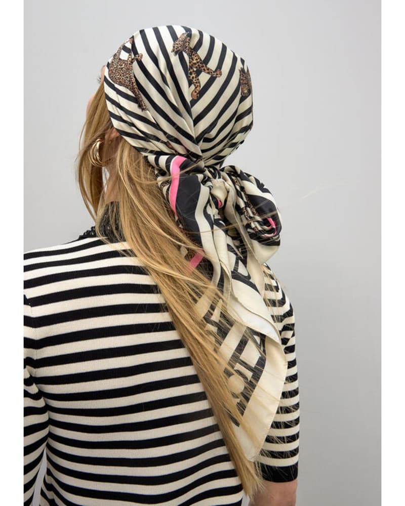 Satijn Scarf With Striped Print Satijn Scarf With Striped Print
