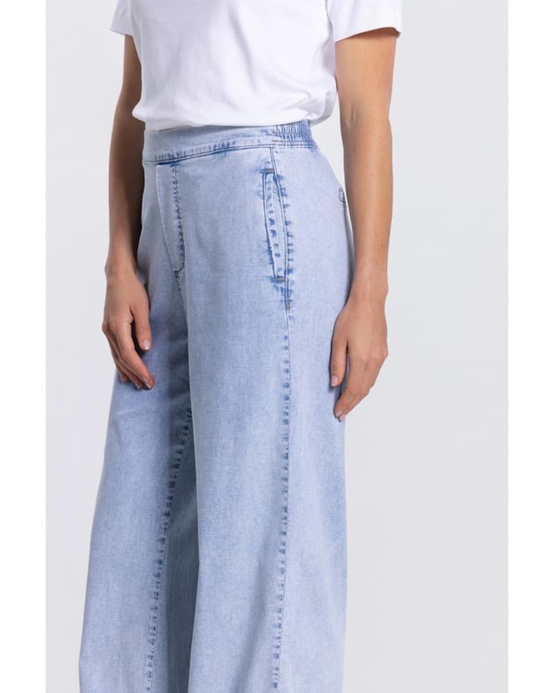 SAAR BROEK LLBD 429 light demin long wide elastic waist at back Blauw SAAR BROEK LLBD 429 light demin long wide elastic waist at back Blauw